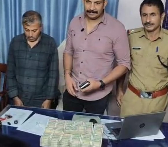 Man arrested with Rs 25 lakh for trying to board train without documents